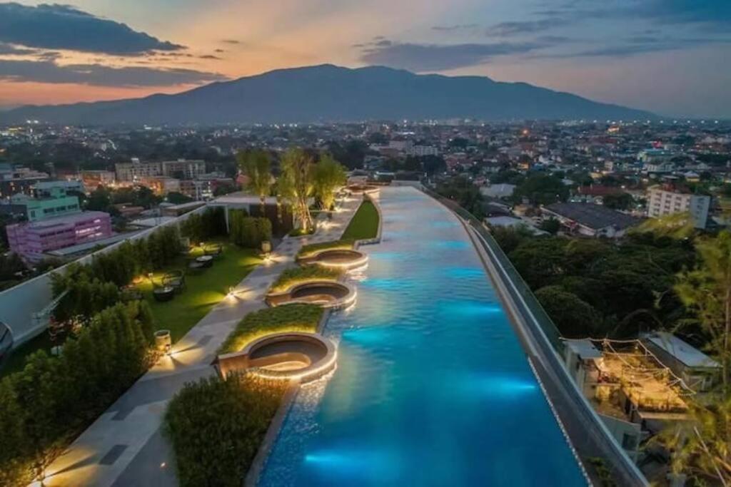 Modern Style Room With Sky Pool 古城边天际泳池公寓 Chiang Mai Exterior foto