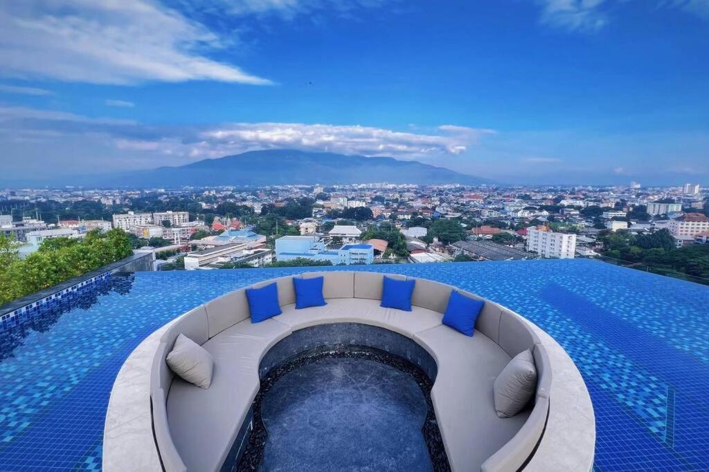 Modern Style Room With Sky Pool 古城边天际泳池公寓 Chiang Mai Exterior foto
