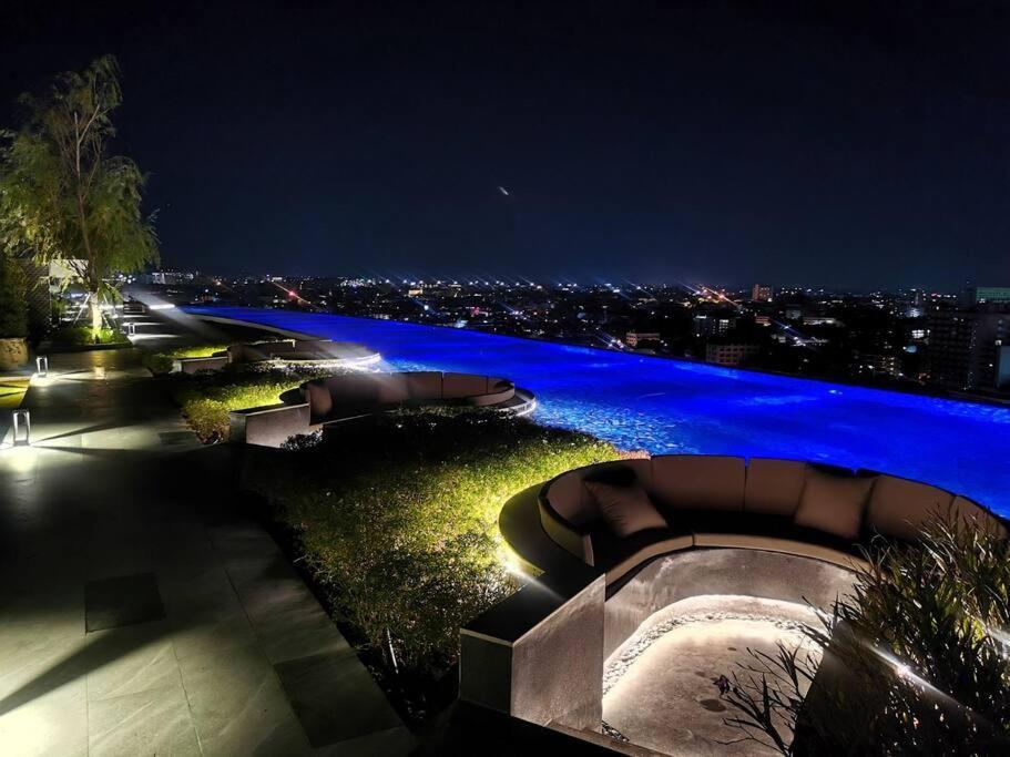 Modern Style Room With Sky Pool 古城边天际泳池公寓 Chiang Mai Exterior foto