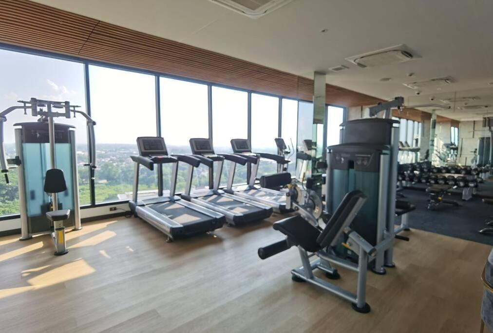 Modern Style Room With Sky Pool 古城边天际泳池公寓 Chiang Mai Exterior foto