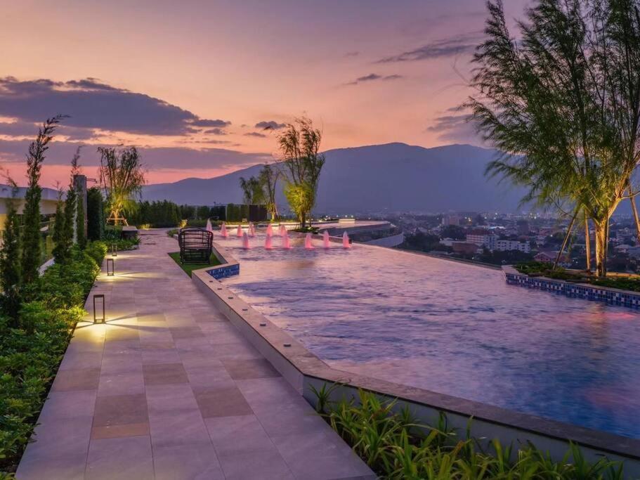 Modern Style Room With Sky Pool 古城边天际泳池公寓 Chiang Mai Exterior foto