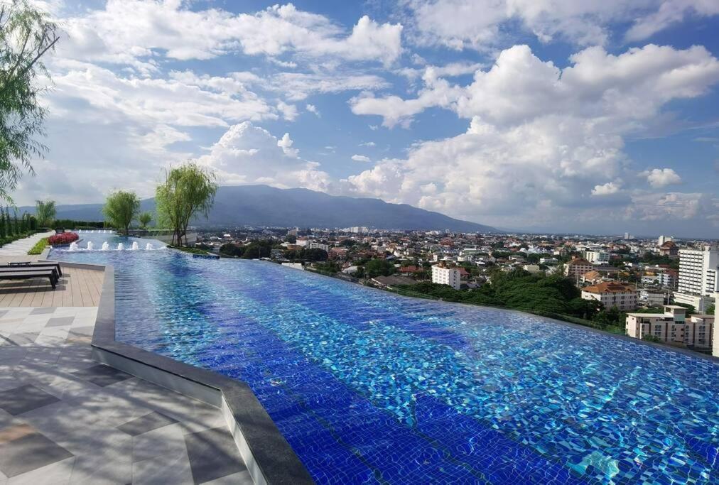Modern Style Room With Sky Pool 古城边天际泳池公寓 Chiang Mai Exterior foto