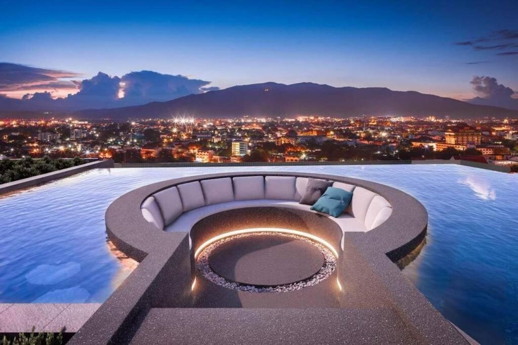Modern Style Room With Sky Pool 古城边天际泳池公寓 Chiang Mai Exterior foto